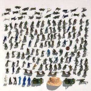 vintage GIANT plastic soldiers lot of 156 Hong Kong 1/72 HO scale army men toy